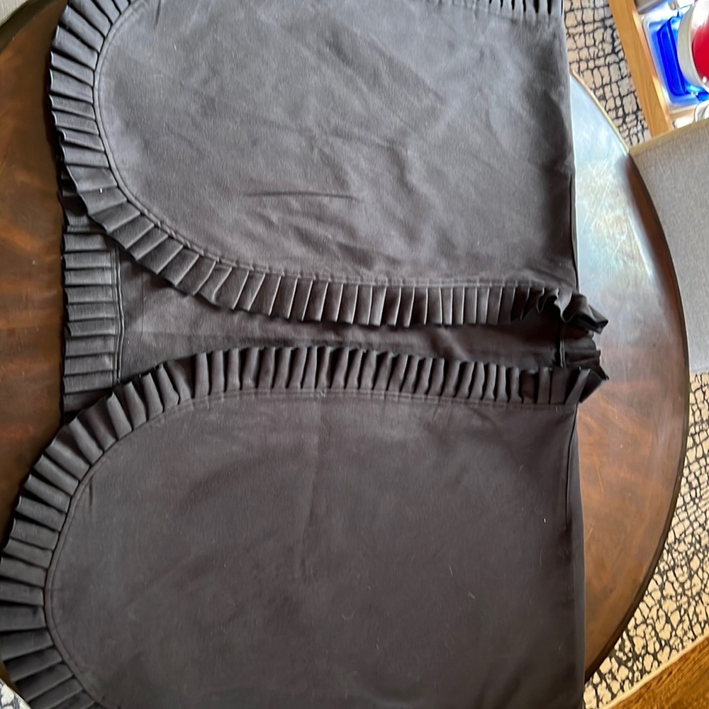 Black pleated shawl, one size, felted